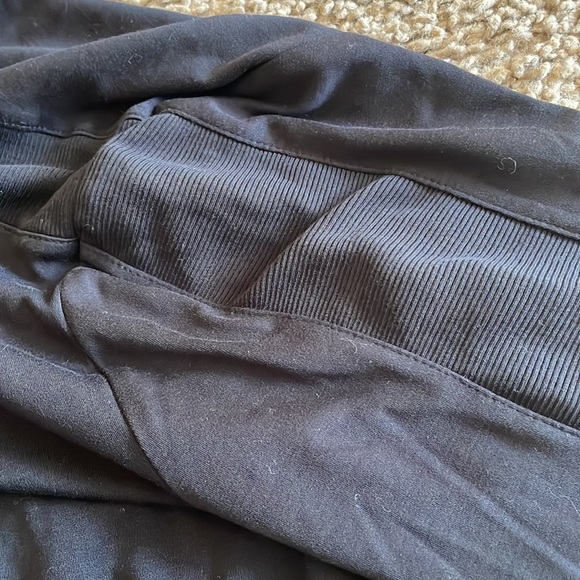 Gently worn CalvinKlein wuarter zip shirt. Size M - Picture 3 of 4